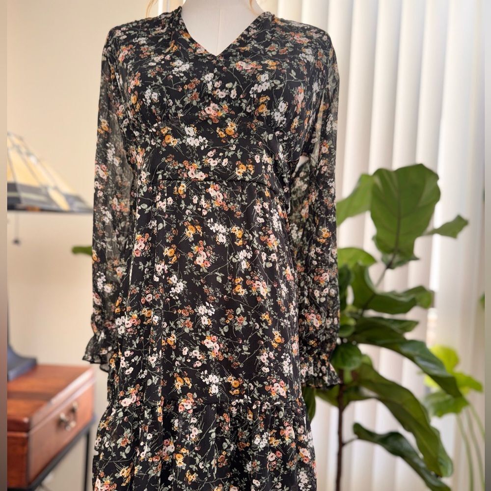 Black Tape Floral V-Neck Ruffle Hem Long Sleeve Mini Dress Black Multi Size LG